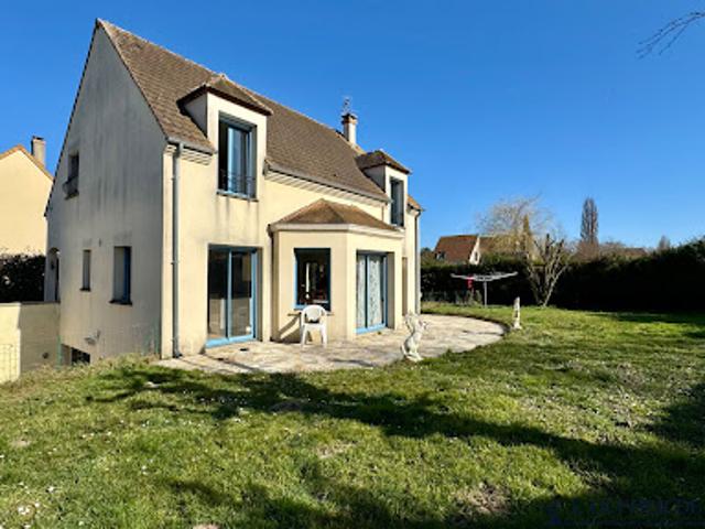 Vente Maison 6 pièces 144 m2 Montfort l'Amaury