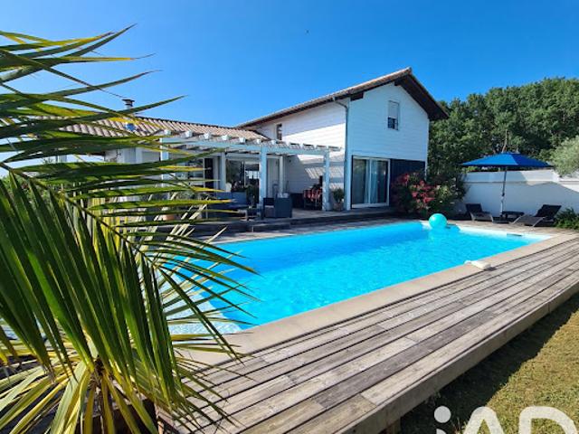 Vente Maison 6 pièces 144 m2 Mouguerre