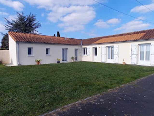 Vente Maison 6 pièces 145 m2 Prissé la Charrière