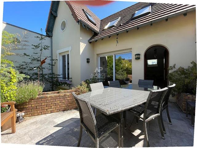 Vente Maison 6 pièces 146 m2 Velizy villacoublay