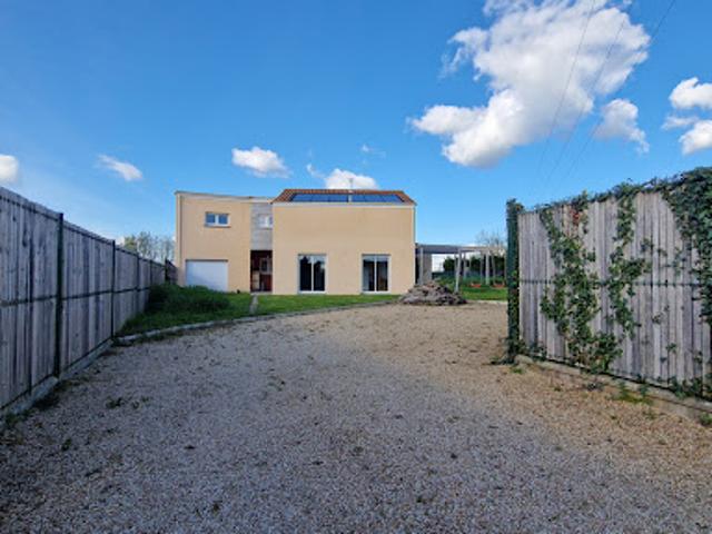 Vente Maison 6 pièces 148 m2 Saint Julien de Concelles