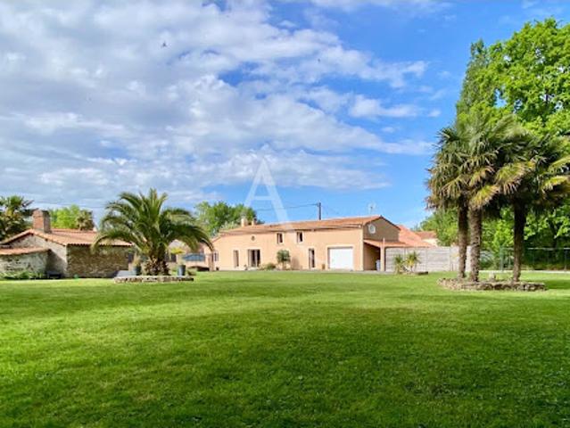 Vente Maison 6 pièces 149 m2 Saint Philbert de Grand Lieu