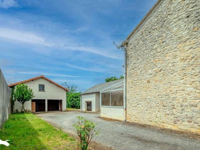 Vente Maison 6 pièces 140 m2 Chasseneuil sur Bonnieure