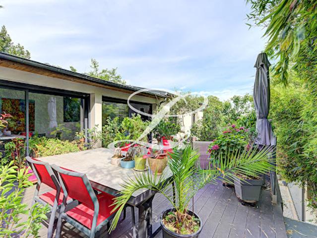 Vente Maison 6 pièces 140 m2 Le Mesnil le Roi