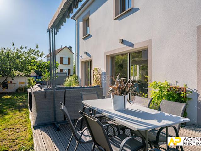 Vente Maison 6 pièces 143 m2 Le Mesnil le Roi
