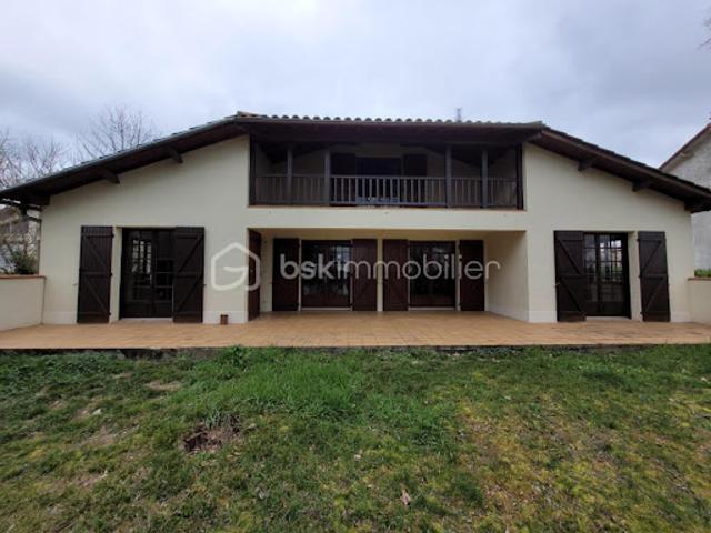 Vente Maison 6 pièces 155 m2 Beaumont de Lomagne