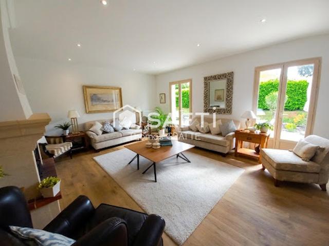 Vente Maison 6 pièces 155 m2 Vitrac