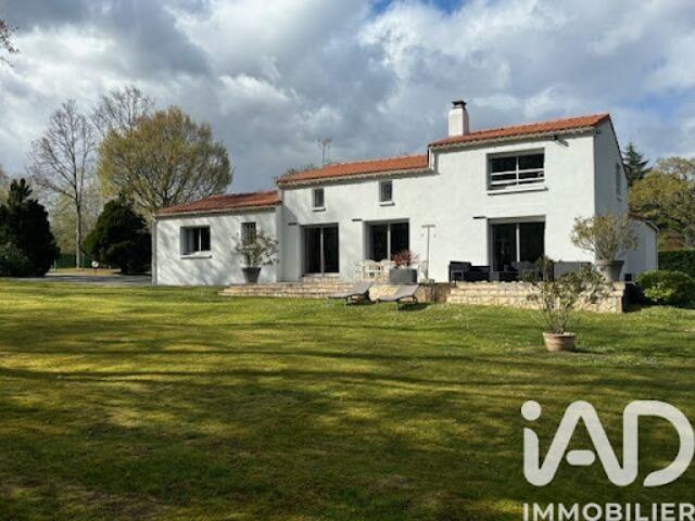 Vente Maison 6 pièces 156 m2 Saint sebastien sur loire