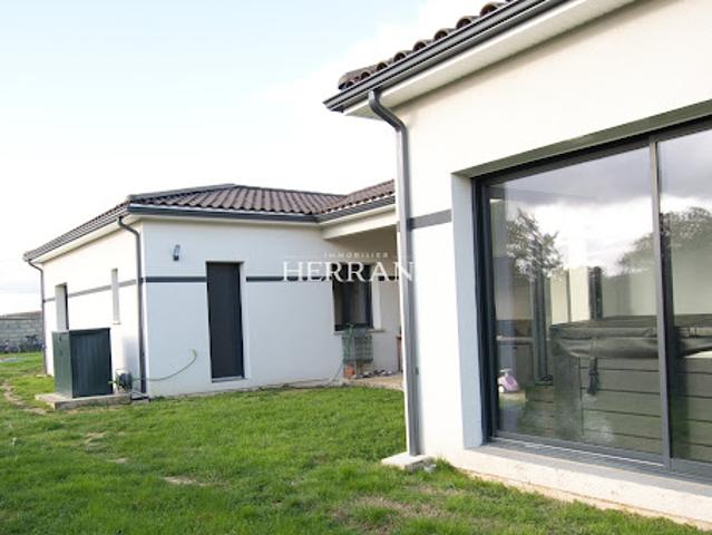 Vente Maison 6 pièces 157 m2 Montpon Ménestérol