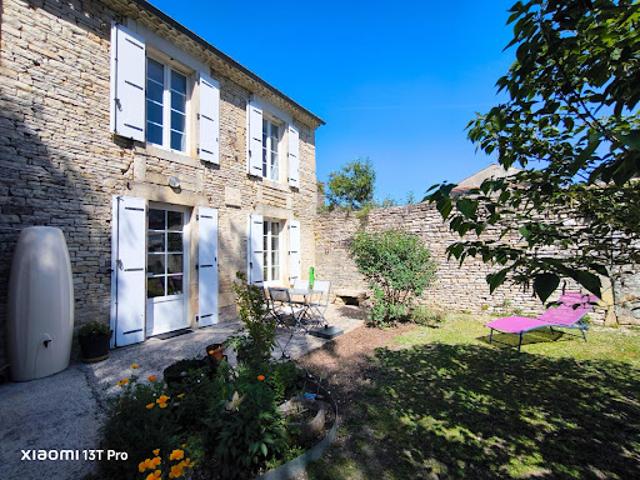 Vente Maison 6 pièces 157 m2 Asnières la Giraud