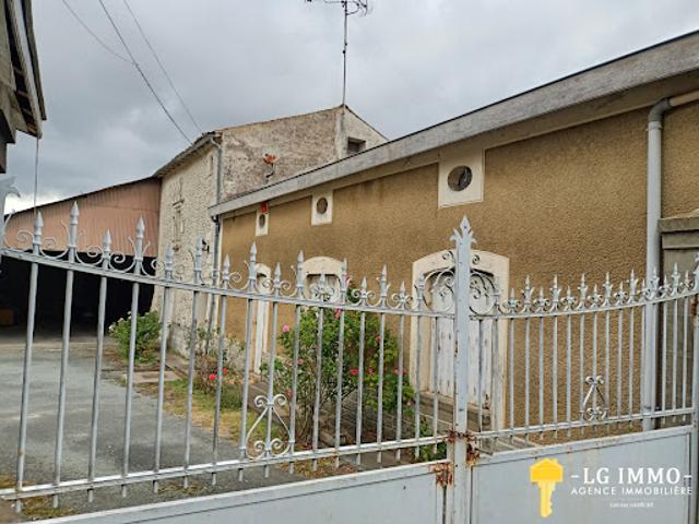 Vente Maison 6 pièces 157 m2 Saint Ciers du Taillon