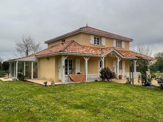 Vente Maison 6 pièces 152 m2 Montpon Ménestérol