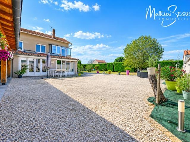 Vente Maison 6 pièces 153 m2 Saint André le Puy