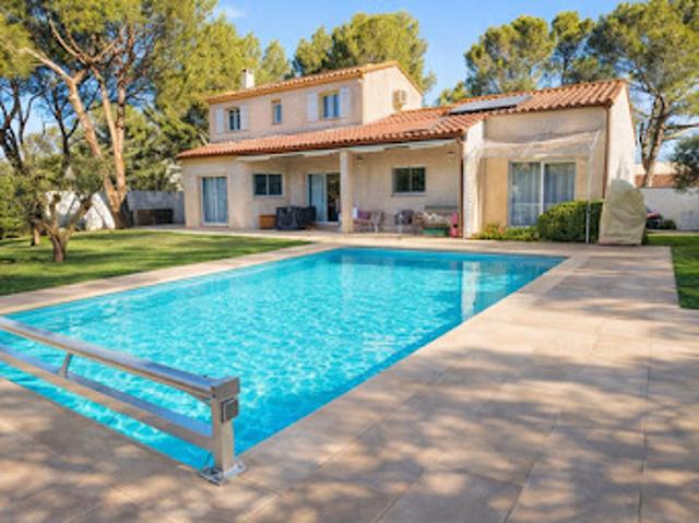 Vente Maison 6 pièces 153 m2 Villeneuve les avignon