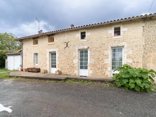 Vente Maison 6 pièces 166 m2 Montendre
