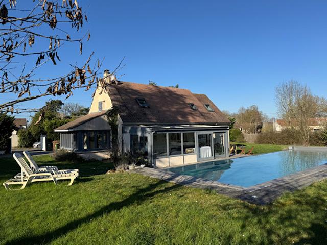 Vente Maison 6 pièces 168 m2 Montfort l'Amaury