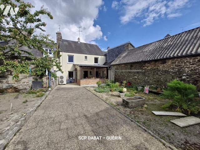 Vente Maison 6 pièces 168 m2 Saint Hilaire du Harcouët