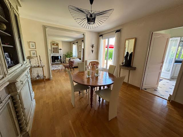 Vente Maison 6 pièces 169 m2 Montfort l'Amaury