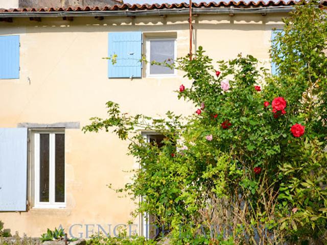 Vente Maison 6 pièces 169 m2 Saint Jean d'Angély