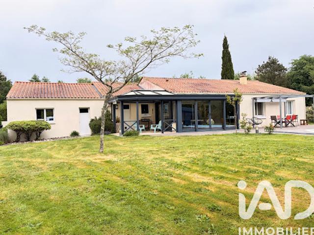 Vente Maison 6 pièces 160 m2 Grosbreuil
