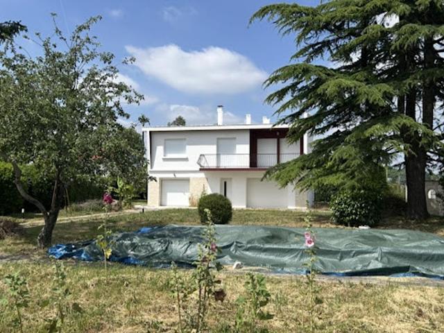 Vente Maison 6 pièces 160 m2 Saint Georges des Coteaux