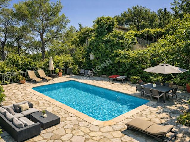 Vente Maison 6 pièces 160.42 m2 Peypin