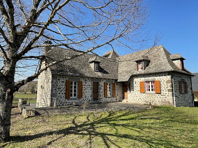 Vente Maison 6 pièces 174 m2 Taussac