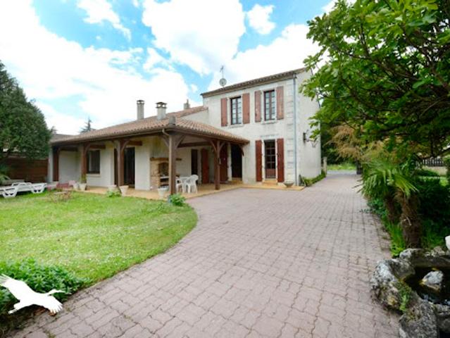 Vente Maison 6 pièces 175 m2 Angouleme