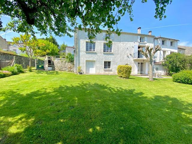 Vente Maison 6 pièces 177 m2 Saint Césaire