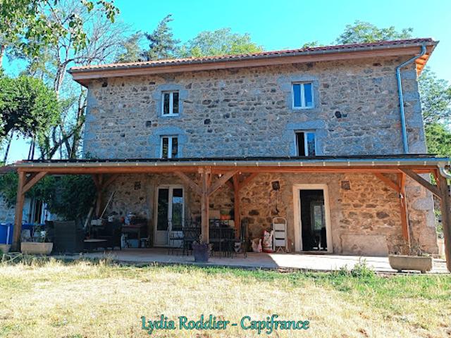 Vente Maison 6 pièces 177 m2 Saint Victor Montvianeix