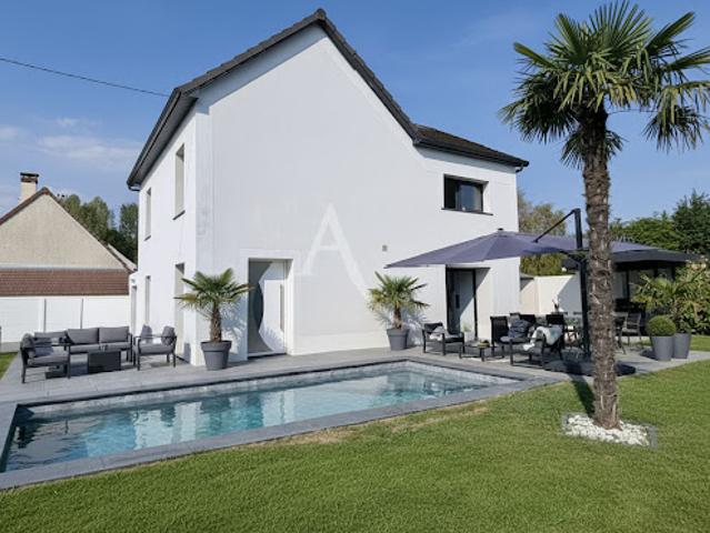 Vente Maison 6 pièces 179 m2 Villeneuve Saint Denis