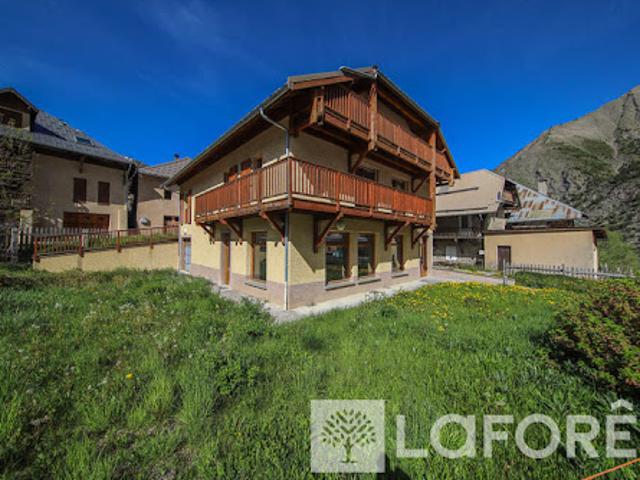 Vente Maison 6 pièces 179.29 m2 Crévoux