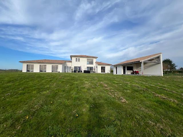 Vente Maison 6 pièces 179.8 m2 Annesse et Beaulieu