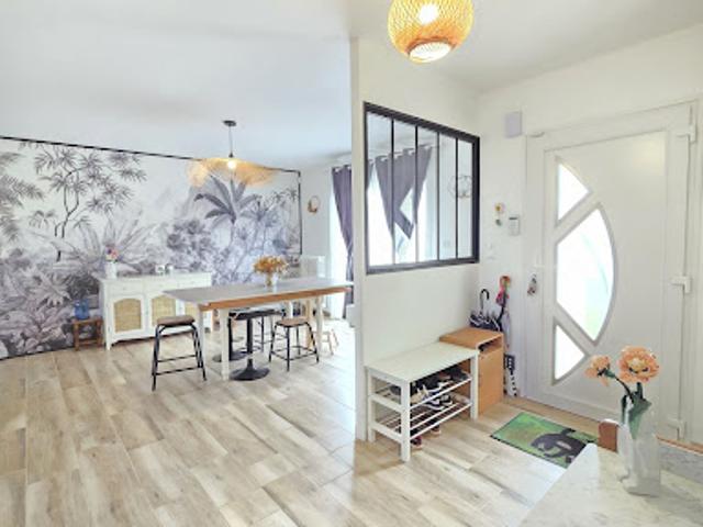 Vente Maison 6 pièces 170 m2 Neuilly le Réal