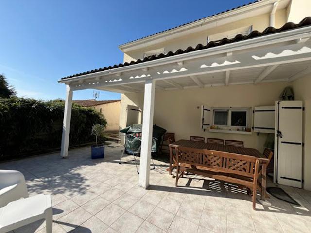 Vente Maison 6 pièces 173 m2 Saintes