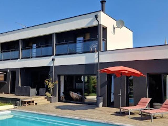 Vente Maison 6 pièces 185 m2 Saint Père Marc en Poulet