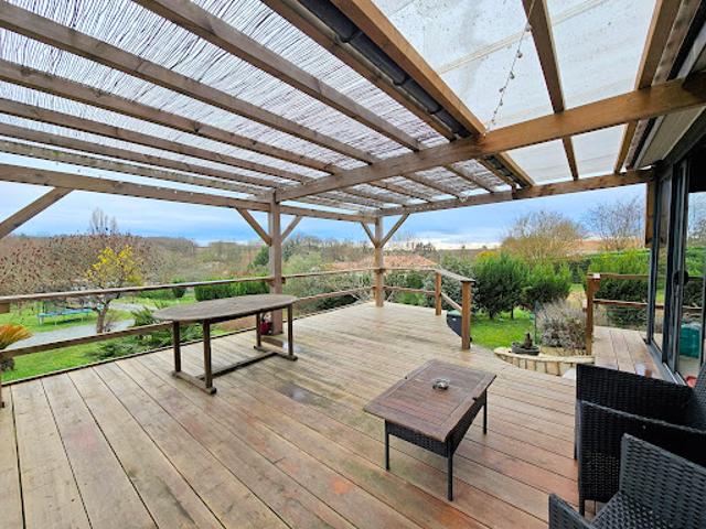 Vente Maison 6 pièces 185 m2 Saintes