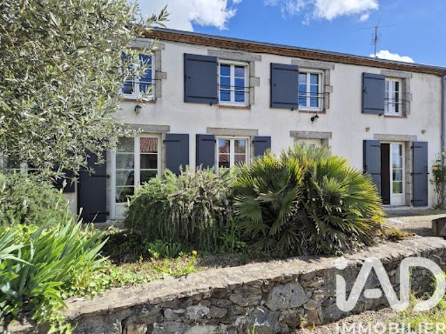 Vente Maison 6 pièces 186 m2 Moncoutant
