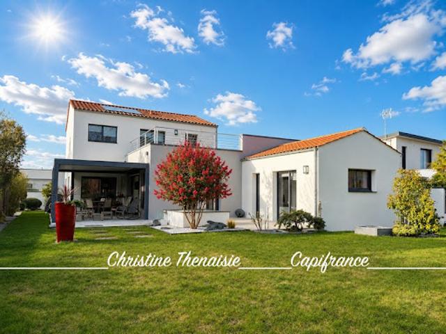 Vente Maison 6 pièces 187 m2 Saint Gilles Croix de Vie