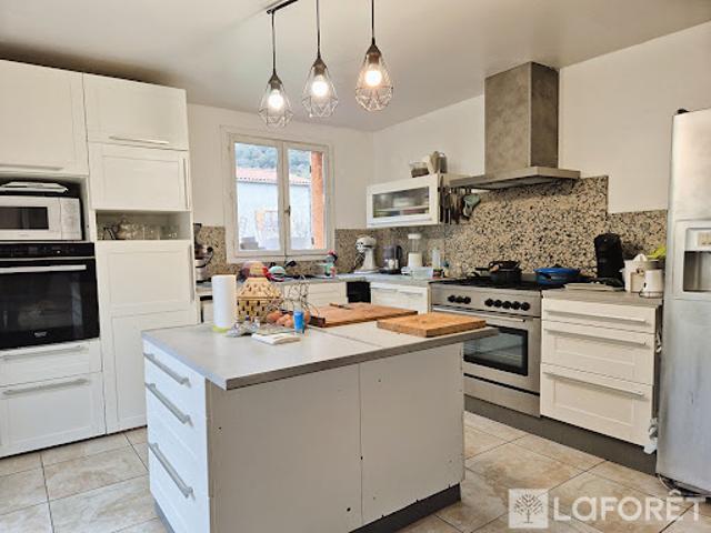 Vente Maison 6 pièces 188 m2 Casteil