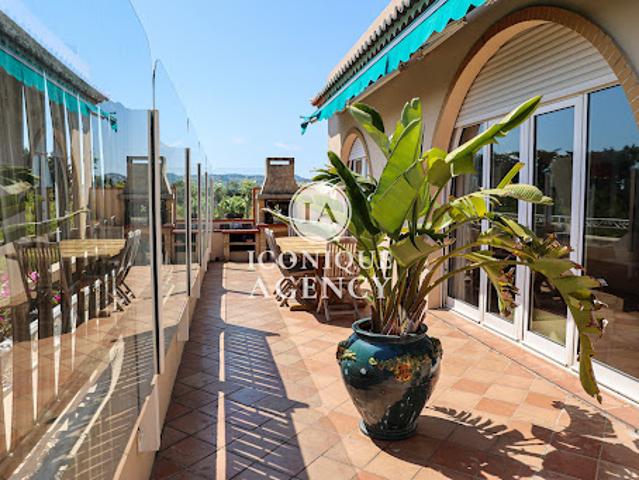 Vente Maison 6 pièces 189 m2 Antibes