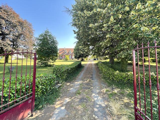 Vente Maison 6 pièces 189 m2 Saint Yrieix la Perche