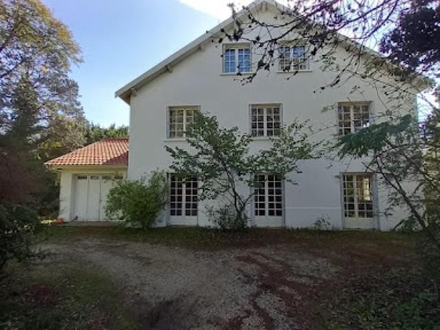 Vente Maison 6 pièces 180 m2 Villefranche de Rouergue