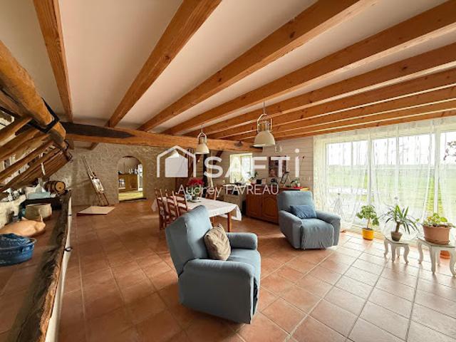Vente Maison 6 pièces 182 m2 Thénezay
