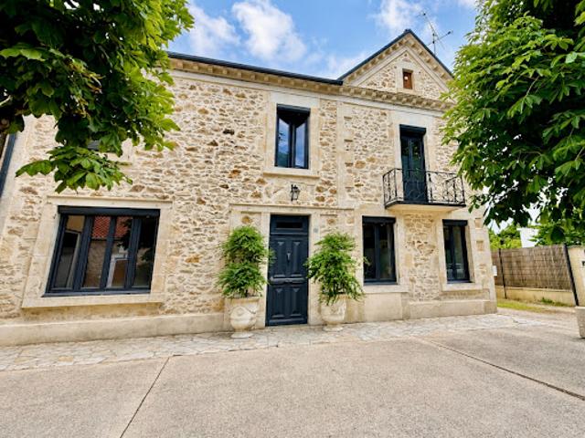 Vente Maison 6 pièces 194 m2 Saint Vite
