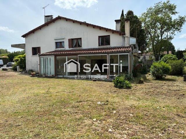 Vente Maison 6 pièces 197 m2 Aigre