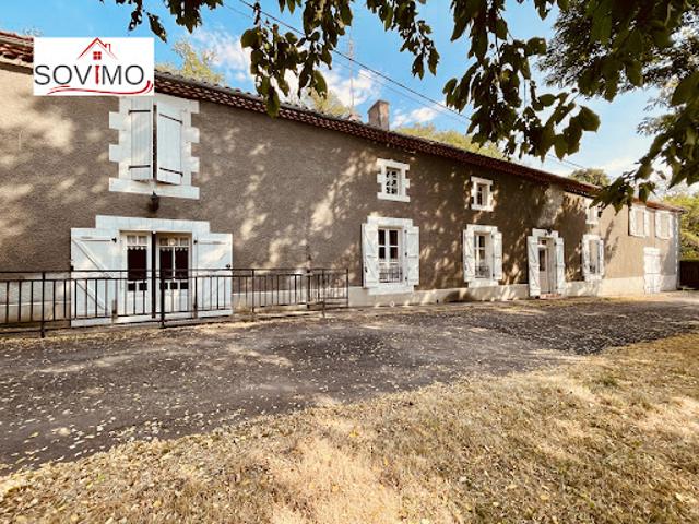 Vente Maison 6 pièces 197 m2 Confolens