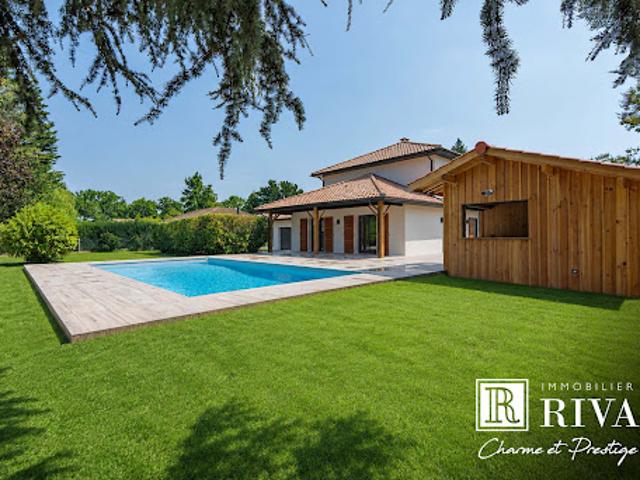 Vente Maison 6 pièces 199 m2 Carignan de Bordeaux