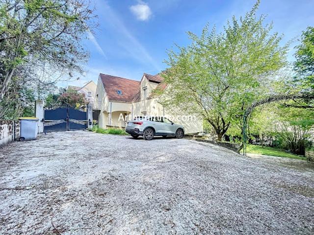 Vente Maison 6 pièces 190 m2 Corbeil Essonnes