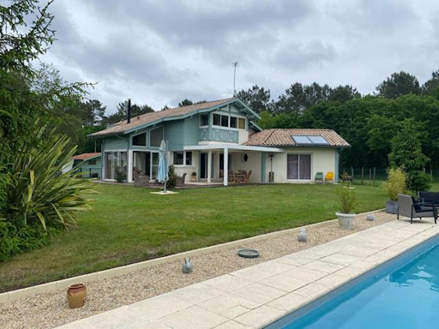 Vente Maison 6 pièces 190 m2 Rivière Saas et Gourby